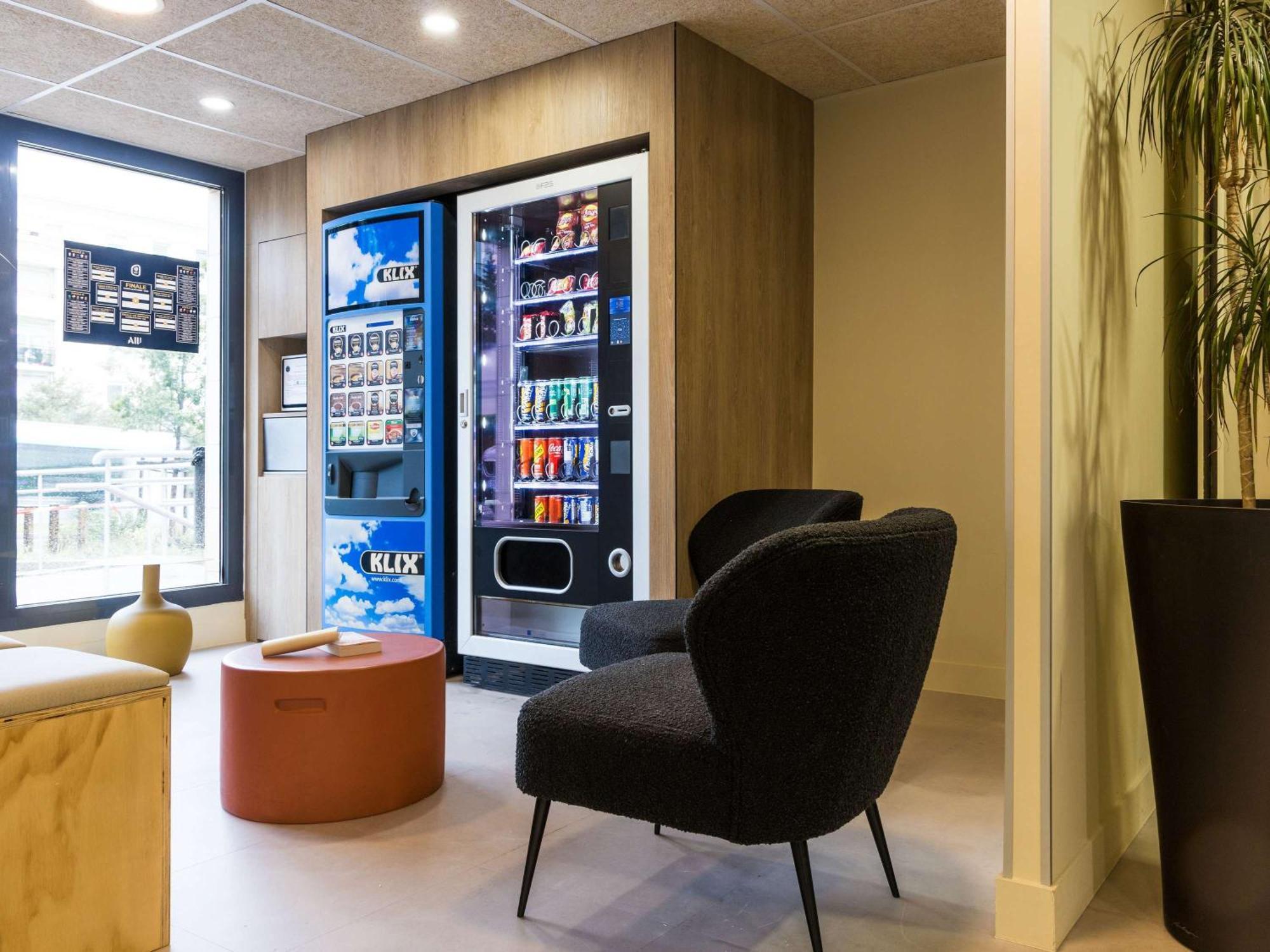 Hotel Ibis Budget Chatillon Paris Ouest Екстер'єр фото